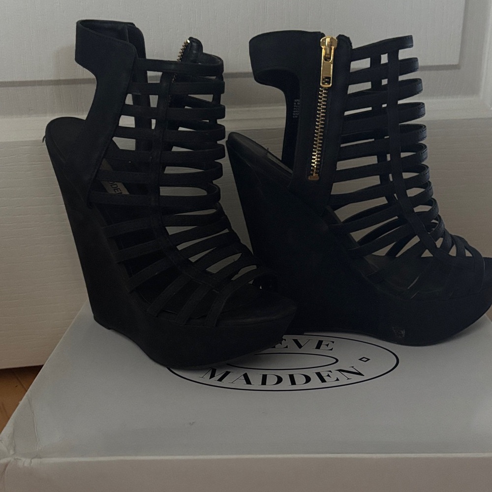 Steve Madden Black Strappy Wedges